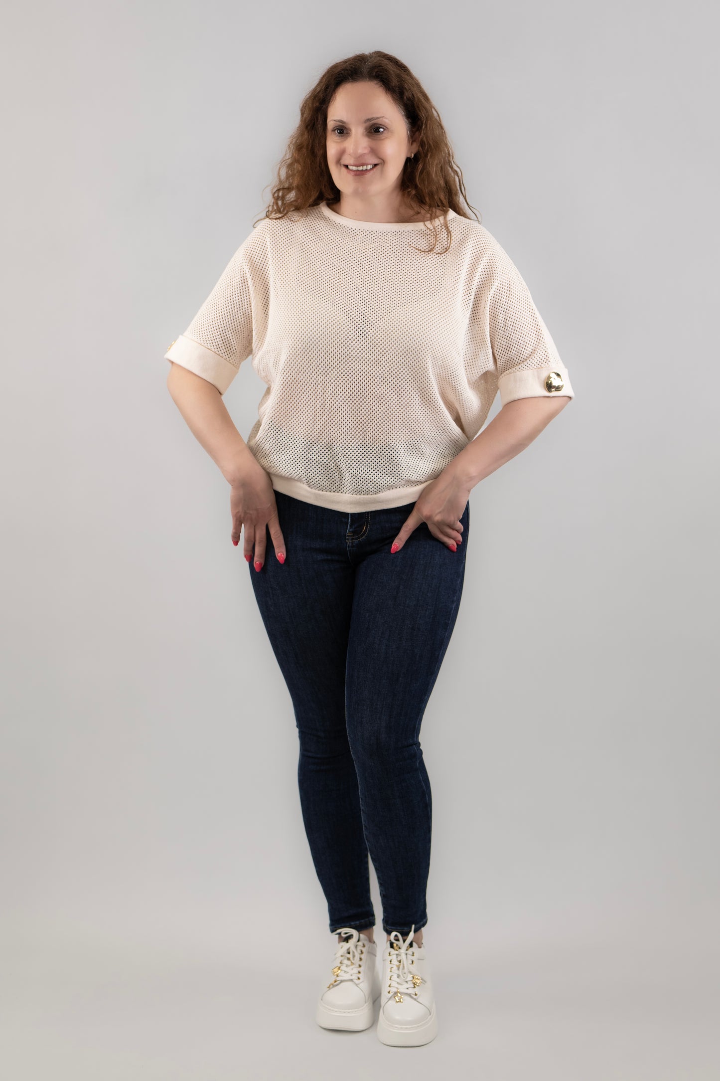 Bézs lyukacsos felső