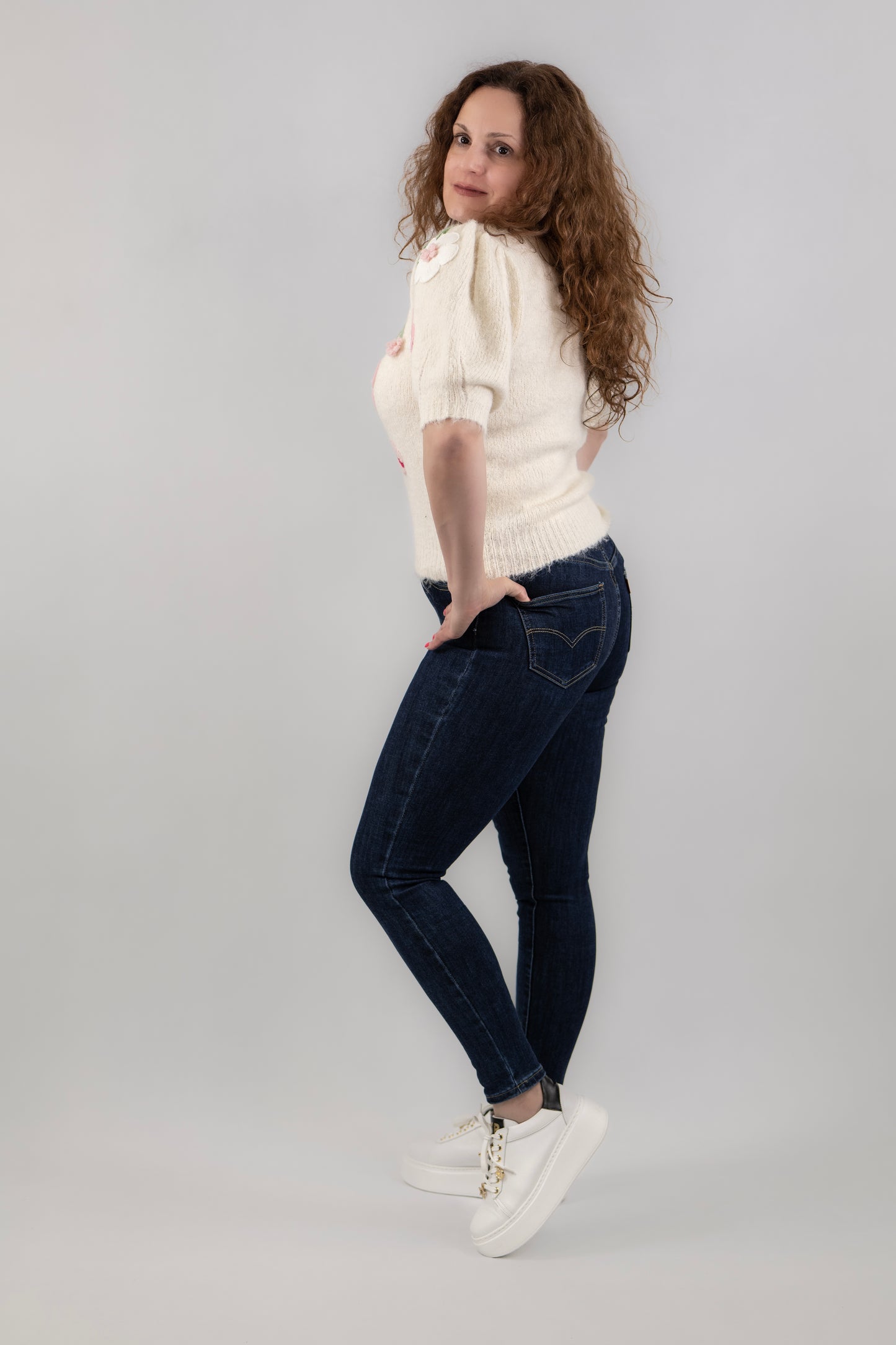 Virágos rövid ujjú pulóver